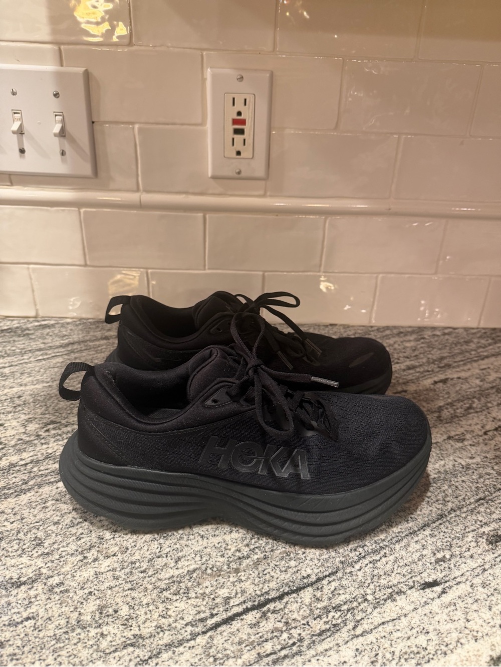 Women’s Hoka Bondi 8 Size 9 - Picture 5 of 10